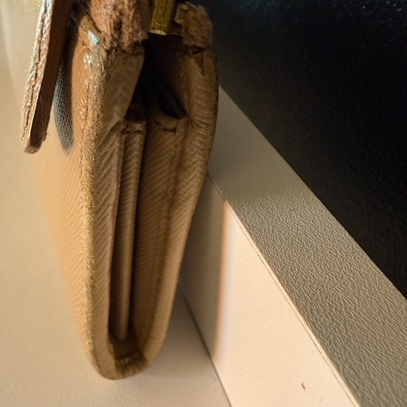 Prada Saffiano Leather Wallet β Beige with Gold Logo - Picture 4 of 6